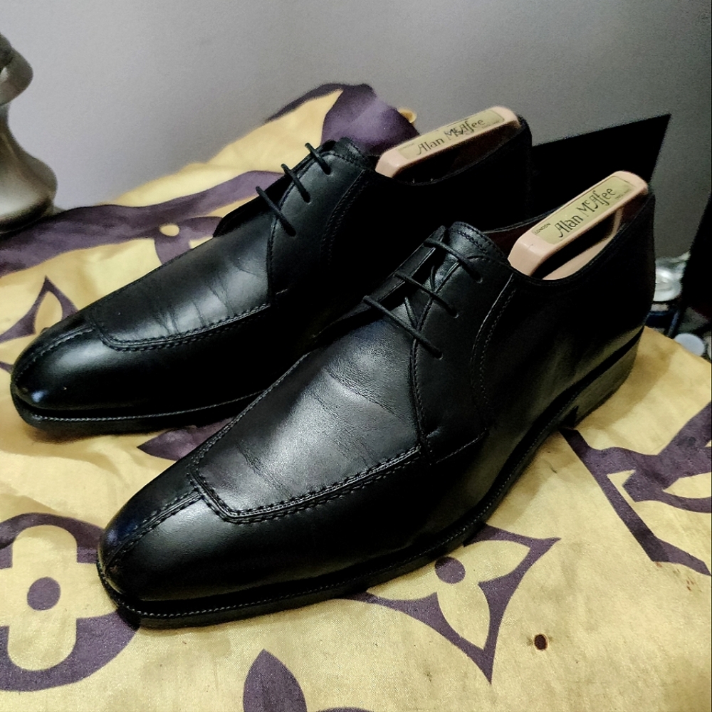 A. Testoni split toe derbys